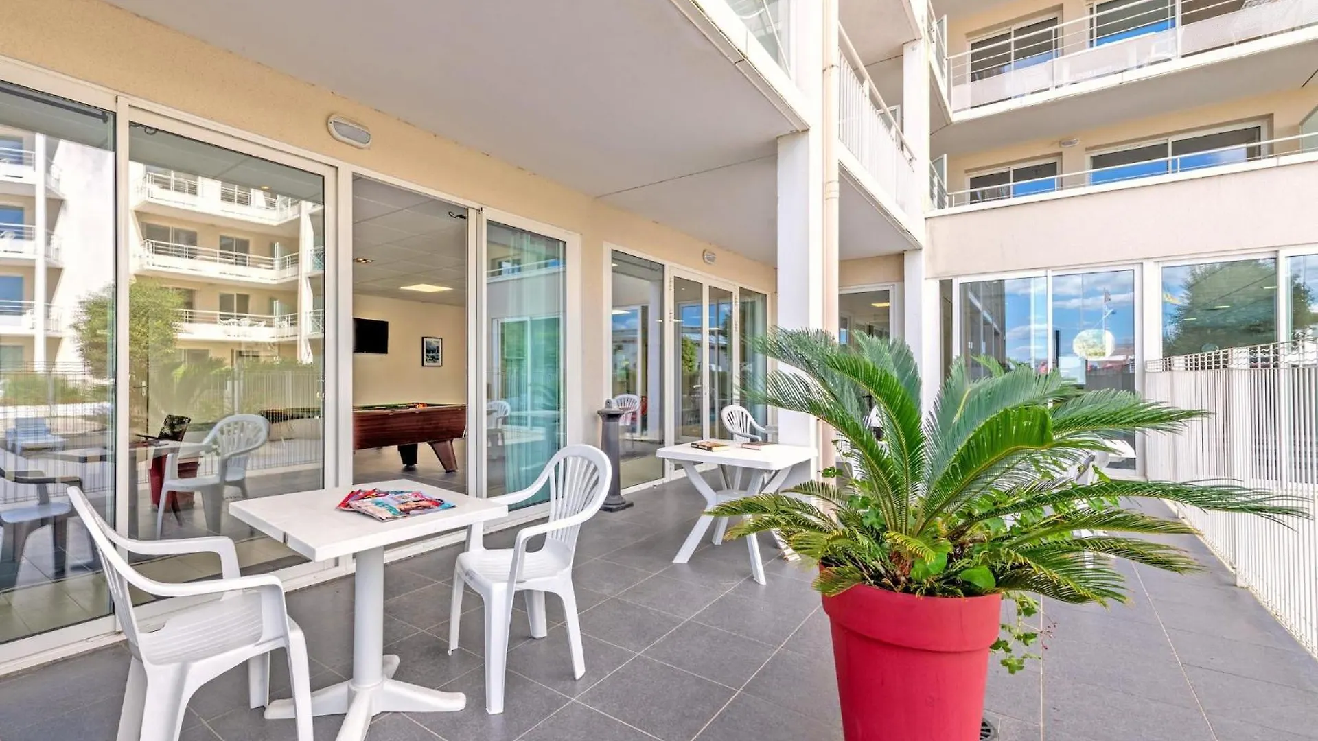 Apartment By The Sea With Indoor Pool Plougonvelin