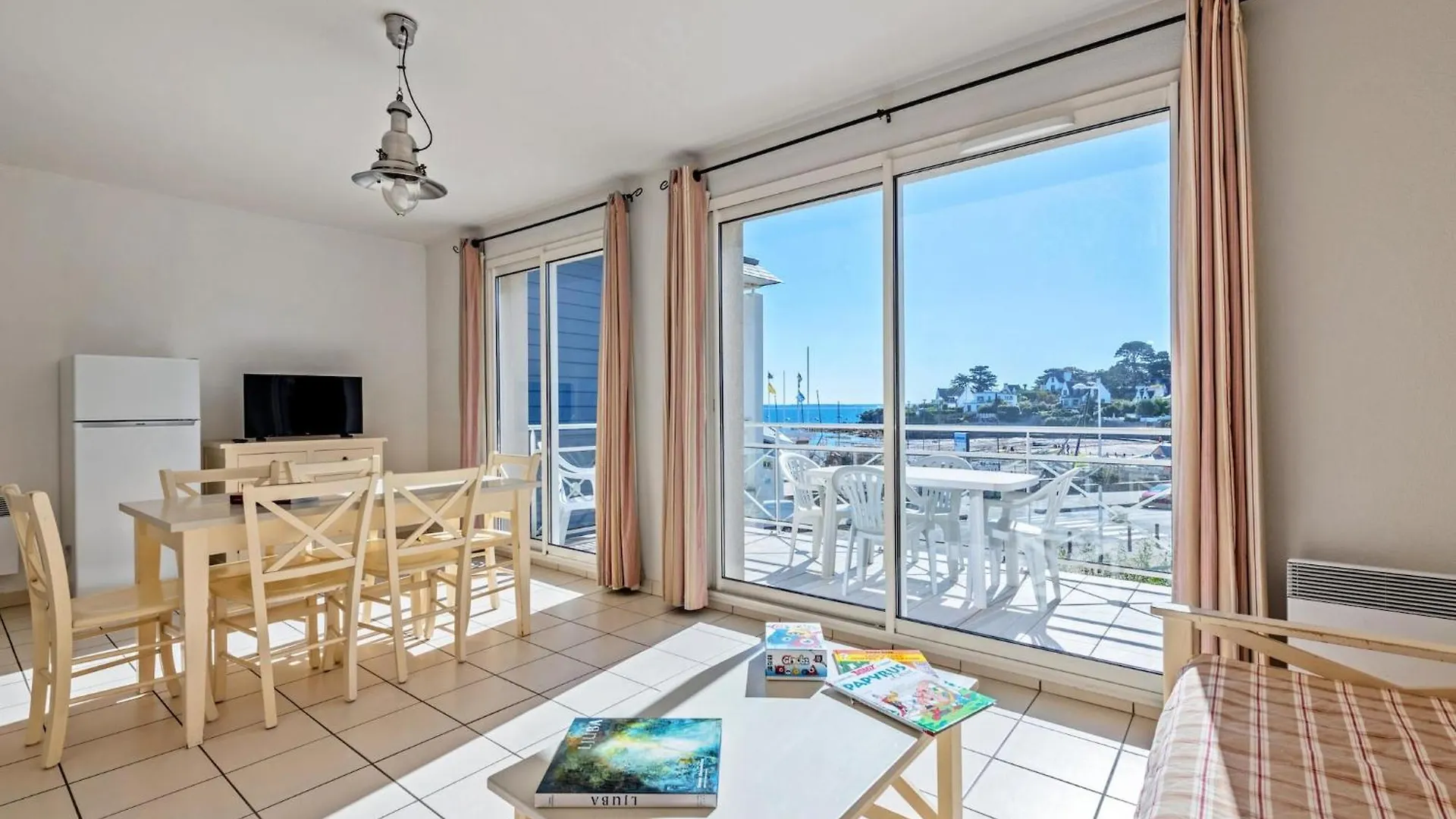 Apartment By The Sea With Indoor Pool Plougonvelin